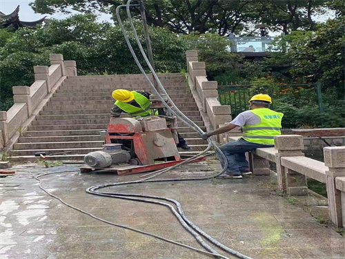 黔西南地基基础注浆加固水泥比水灰比是多少？